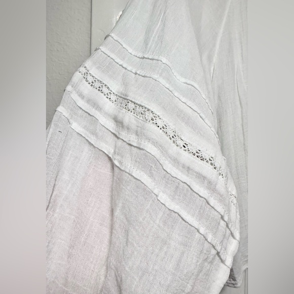 Universal Thread White Ruffle Blouse - Picture 9 of 11